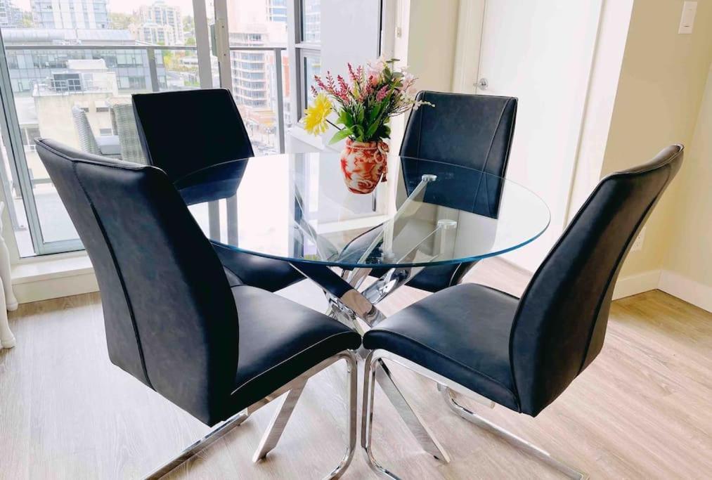 Modern 2 Bedroom Ocean Views Victoria Downtown Free Parking Ngoại thất bức ảnh