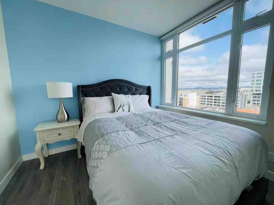Modern 2 Bedroom Ocean Views Victoria Downtown Free Parking Ngoại thất bức ảnh