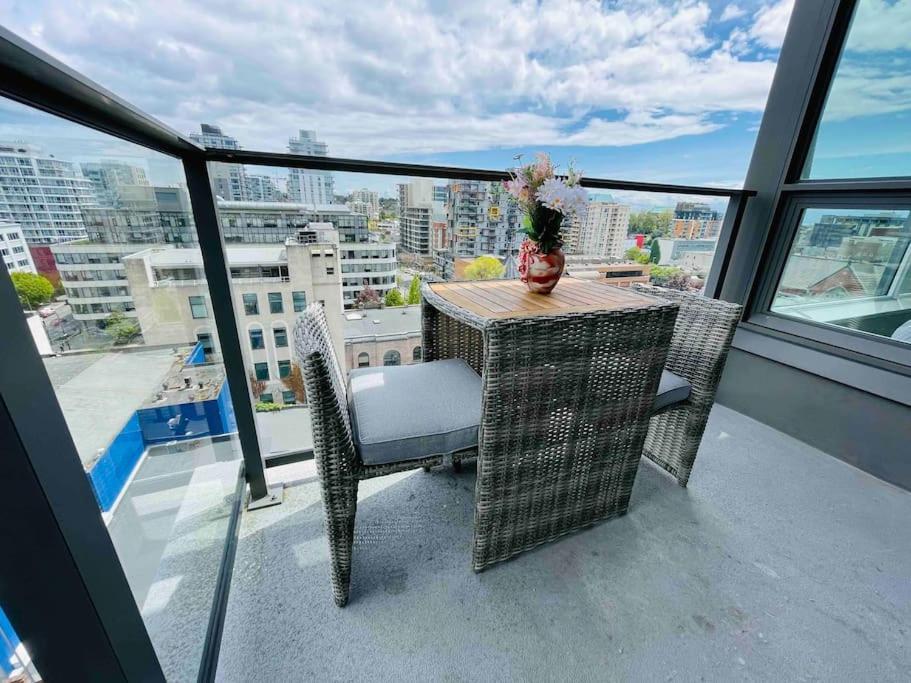 Modern 2 Bedroom Ocean Views Victoria Downtown Free Parking Ngoại thất bức ảnh