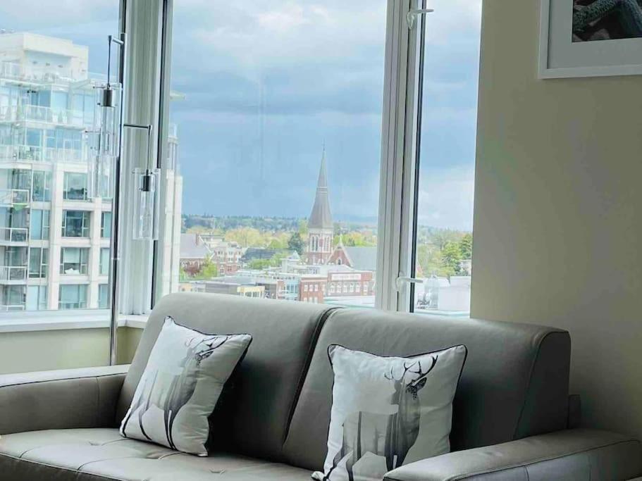 Modern 2 Bedroom Ocean Views Victoria Downtown Free Parking Ngoại thất bức ảnh